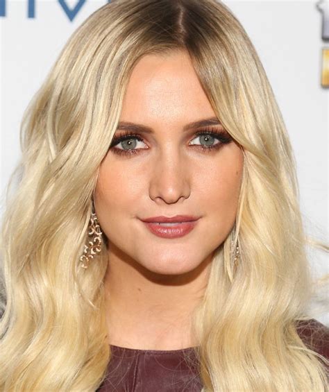 Ashlee Simpson Has Really Been Glamming It Up LatelyCheck Out Her