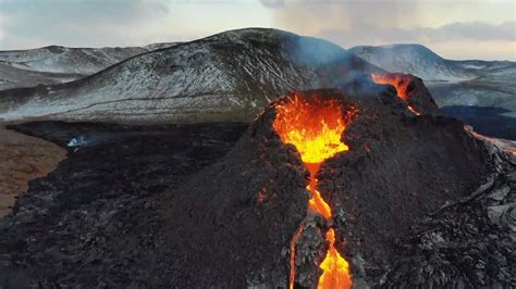 Iceland Erupting Fagradalsfjall Volcano Puts On Stunning Lava Show