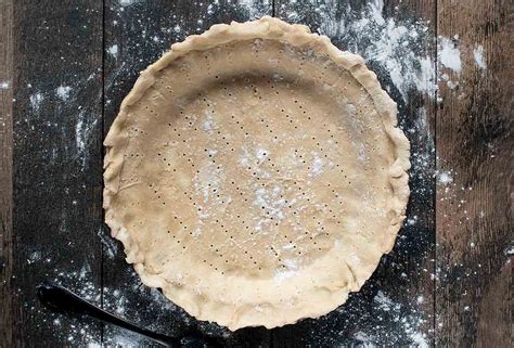 Sure, a pie crust is the base for any of america's most iconic pies, but did you know that refrigerated pie crust is also a highly versatile ingredient? Lard and Butter Pie Crust Recipe | Leite's Culinaria