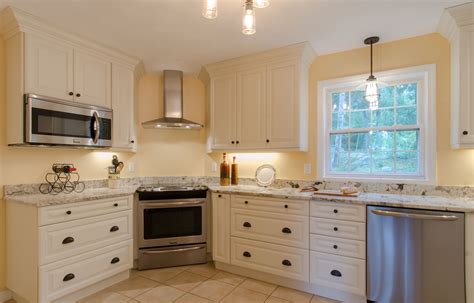 White Cabinet Kitchen Corner Range Corner Stove Kitchen Layout