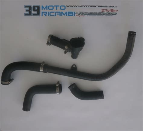 Claimed horsepower was 32.99 hp (24.6 kw) @ 11000 rpm. KAWASAKI NINJA 250 R 07 13 KIT MANICOTTI RADIATORE