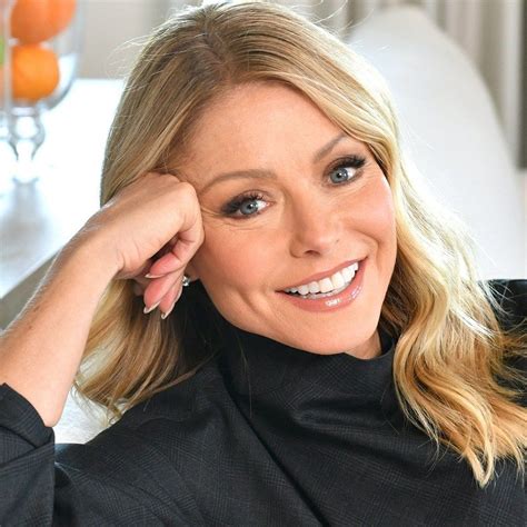 Kelly Ripa Drops Her Skin Care Routine In 2022 Skin Care Routine