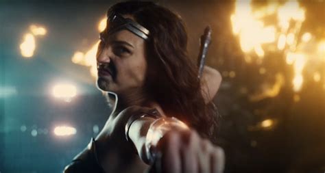 Whedon'ın ellerinde ilk başta planlanandan bambaşka bir. Justice League Trailer Breakdown: Let's Go All In on the DC Comics Superhero Union