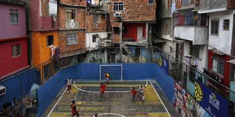 Photos Rio De Janeiro Et Ses Favelas Lautre Football Pendant La