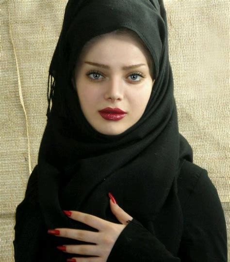 عکس دختر زیبا ایرانی با حجاب کامل هلپ کده