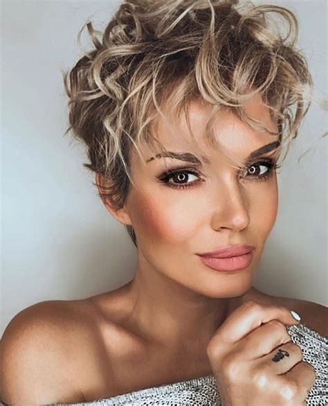 50 Modern Textured Pixie Cut Hairstyles