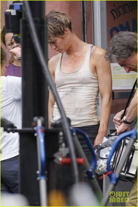 Mackenzie Davis On Terminator Reboot Set First Look Photos Photo
