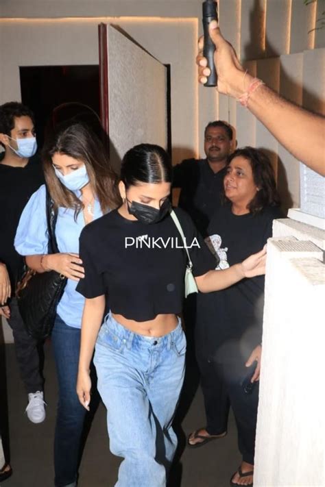 Suhana Khan Steps Out For Dinner With The Archies Co Actor Agastya Nanda His Mom Shweta
