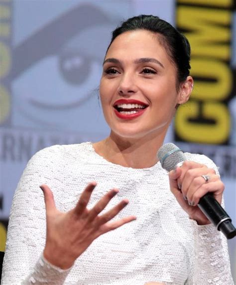 gal gadot bio net worth married husband age birthday height size measurements