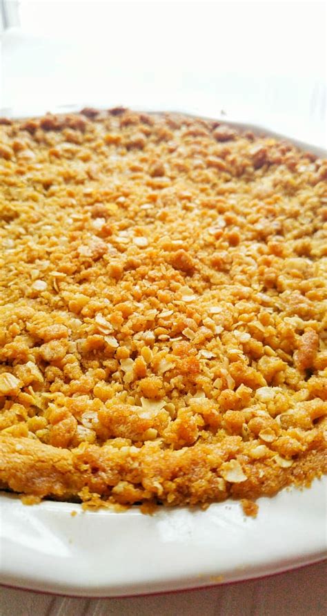 Add apples tossing to coat. Apple Crisp with Sugar Cookie Crust - Tornadough Alli