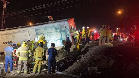 At Least 7 Dead Dozens Injured In Bus Crash Near Rosarito Mexico