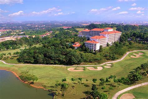 It boasts 5 dining options and a fitness centre. Bangi-Golf-Resort-1 - GolfLux