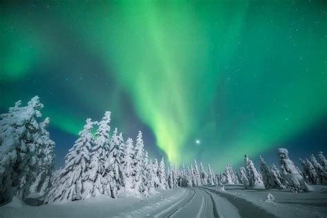 Pin By Kristal On Snow Background Northern Lights Photo Lapland