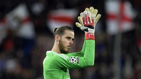 Full stats of both players in all time. Manchester United make huge offer to convince David de Gea ...