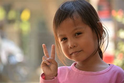 1440x2960px Free Download Hd Wallpaper Girl Doing Peace Sign Hand