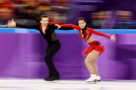 Ice Dancer Expertly Plays Off Wardrobe Malfunction During Olympics
