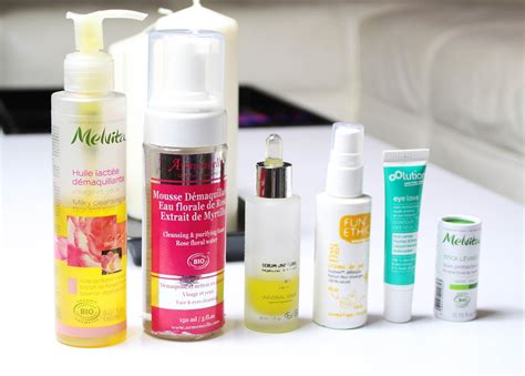 Crème pour peau noire contre les taches et imperfections. maquillage bio pour peau grasse