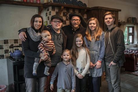 Mir ist vor der letzten tour bewusst geworden, dass das meine letzte tour mit der. The Kelly Family-Bild von Laura StrangeBella | Angelo ...