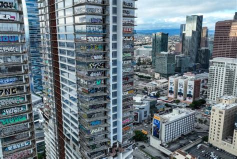 27 Floors Of Graffiti On Unfinished Los Angeles Skyscraper Collateral