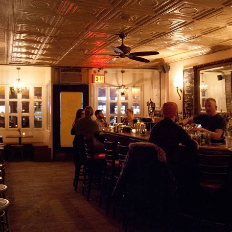 The Neo Dives 9 Bars That Keep New Yorks Downscale Drinking Tradition Alive Nyc Bars Dive