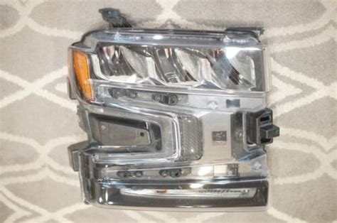 Oem 2019 21 Chevrolet Silverado 1500 Right Side Led Headlight Part