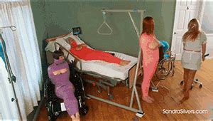 Nurse Lisa Gives Vivienne Aggressive Spanking Therapy As Other Mummified MILFs Watch WMV