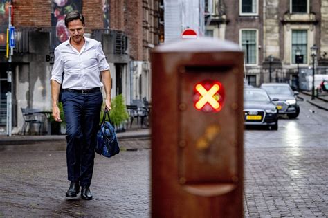 dutch government collapses over bitter migration row