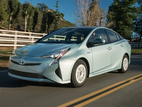 Toyota Is Still Prioritizing Conventional Hybrids Over Pure Electric