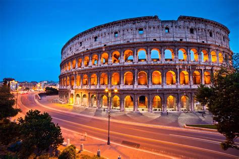 Roma A Eterna Capital Do Mundo Rome At Night Famous Landmarks World