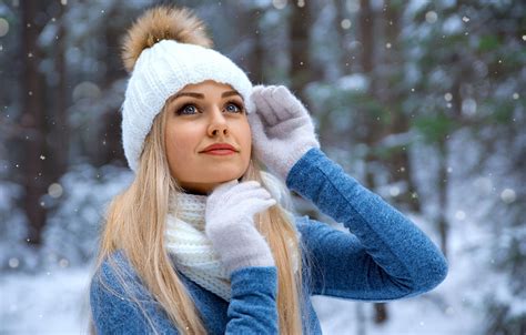 Girl Model Long Hair Photo Blue Eyes Winter Snow Bokeh Lips Face Blonde Snowfall