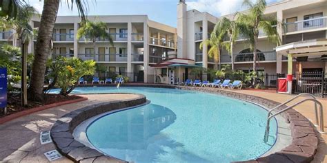 It has a 3.0 overall guest rating based on 1809 reviews. Baymont Inn & Suites Tampa Near Busch Gardens (Tampa, FL ...