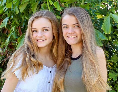 Sisters Forever Celebrity Pictures Famous Youtubers Youtube Stars