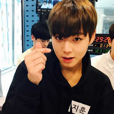 Park Ji Hoon Wanna One Ranked First In August Advertising Models Entertainment