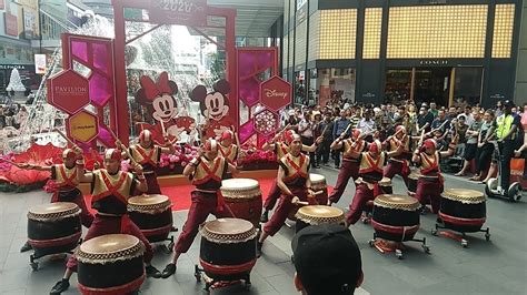 A reverberating performance by 28 drummers from the vr drumming academy marked an early celebration of chap goh mei at menara star on friday, courtesy of mj boutique sdn bhd. VR Drumming Academy at Pavilion KL for Chinese New Year ...