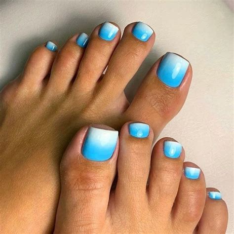 32 Cute Pedicure For Summer — French Tip And Abstract Pedicure