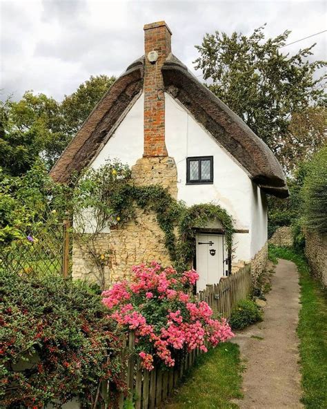 Love English Cottage Style Here S How To Recreate The Look At Home