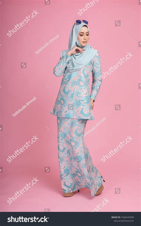 Design Baju Kurung Kain Batik Beautiful Female Model Wearing Batik