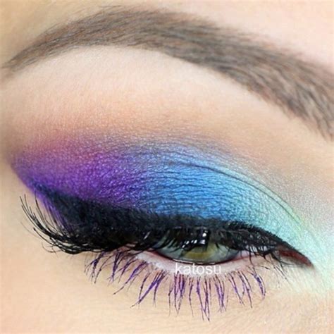 Make Up Ombré Makeup Blue Purple White Eyeshadow Winged Eyeliner