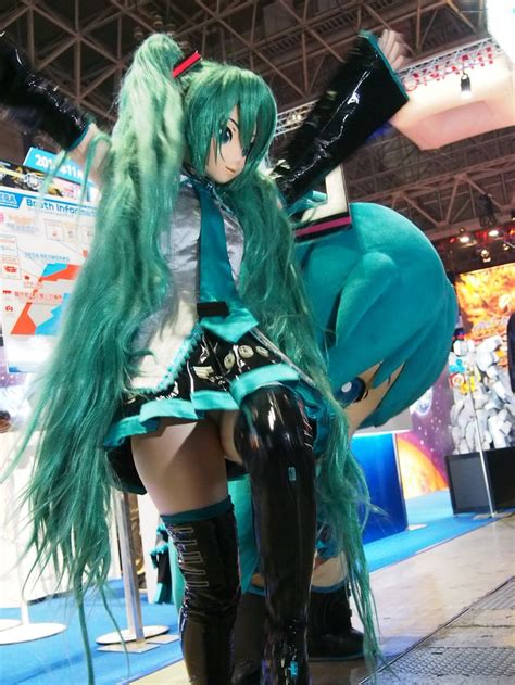 hatsune miku doll green hair and boots