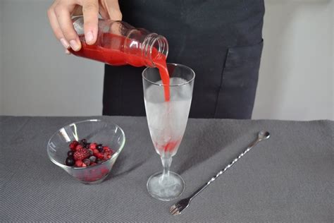 cóctel mimosa de frambuesa cómo hacerlo perfecto en casa