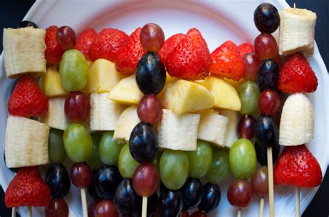 4 Step Chocolate Drizzled Fruit Kabobs