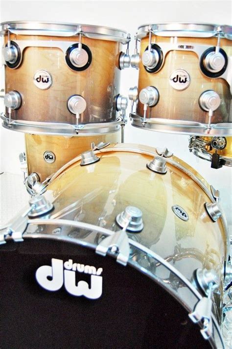 Dw Collectors Maple Black To Tan Fade Lacquer Speciality Acoustic