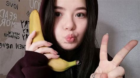 Asmr Banana Eating And Mouth Sounds🍌👄 Youtube