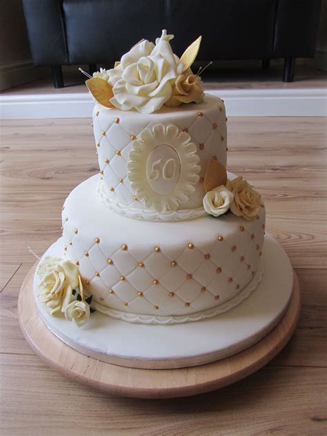 Milestone gifts can be tough to buy. ladies 50th — Birthday Cakes | 50th birthday cake, Special ...