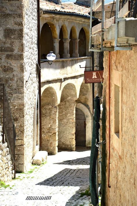 Questo sito utilizza cookie tecnici e di profilazione, anche di terze parti. Perché ti dico che visitare Santo Stefano di Sessanio ti ...