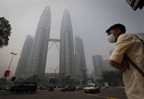 Drinking water pollution and inaccessibility. Indonesia's haze crisis fuels Southeast Asian quarrel ...