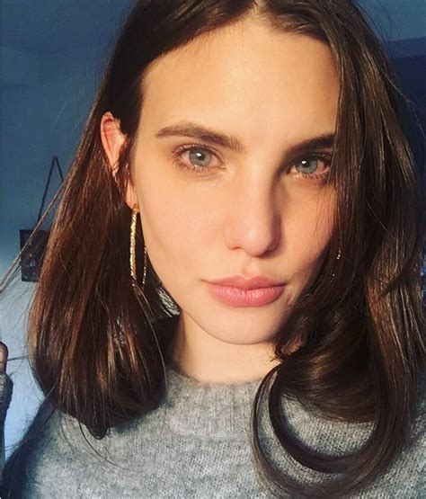 Translations by gimearp/ggirlsss twitter : Macarena Achaga (@macabeso) | Твиттер | Woman loving woman, Model, Girl