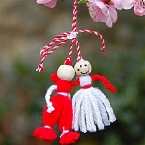 Imagini martisor | it is a tradition in romania, moldova, and all territories inhabited by romanians and aromanians.… care sunt cele mai cunoscute simboluri de martisor oferite pe data de 1 martie si ce. Legenda Martisorului Talisman Romanesc | Romania Turistica ...