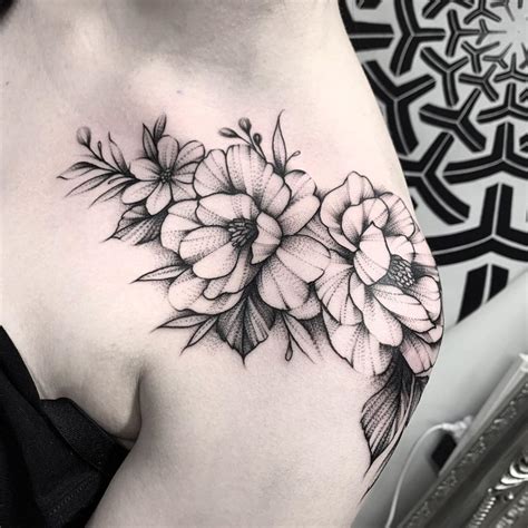 Stunning Shoulder Tattoos For Women