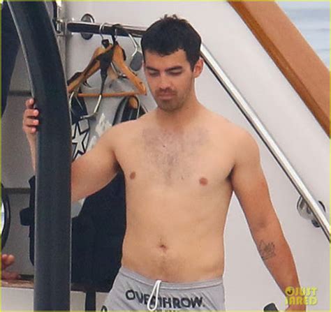 Joe Jonas Pics Shirtless Biography Wiki Celebrity News